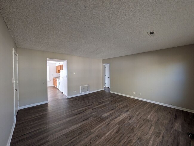 Foto del edificio - 3 Bedroom 1.5 Bathroom Hampden Neighborhood Townhome