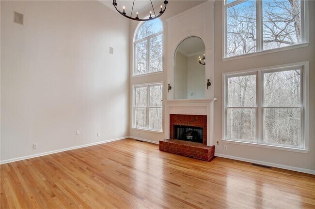 Building Photo - 2740 Stonehill Way