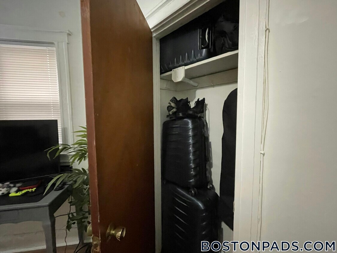 Foto del edificio - 16-20 Westland Ave.