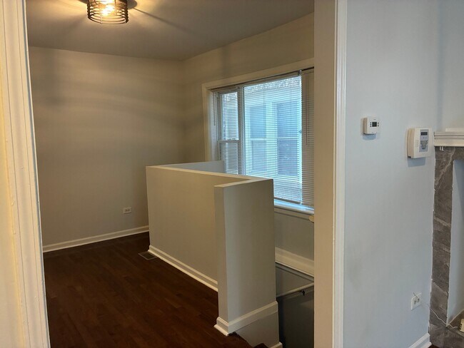 Foto del edificio - 8144 S Marshfield Ave
