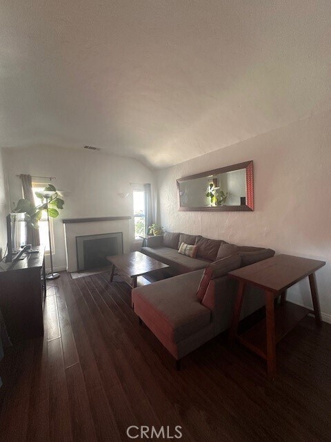 Foto del edificio - 716 N Sierra Bonita Ave