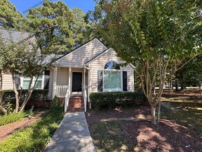 Building Photo - 100 Halsmer Ct