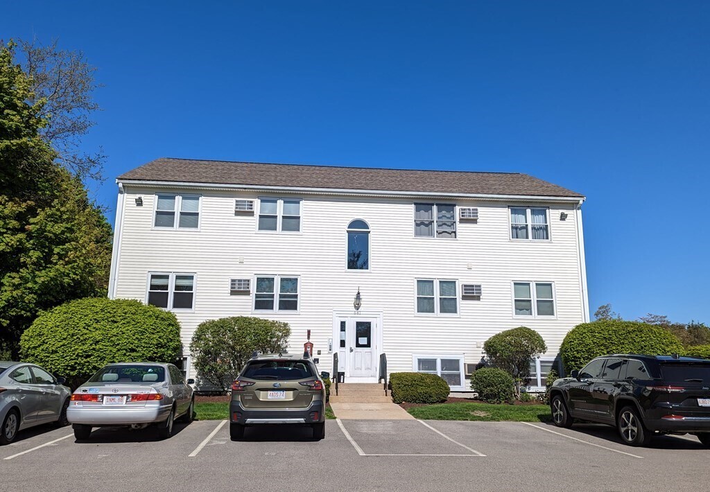 641R Washington St Unit 17, North Attleborough, MA 02760 Condo for