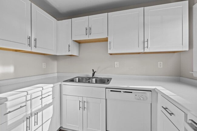 Foto del edificio - *MOVE IN READY* 3 Bed, 2 Bath Condo, Close to Uptown!!!