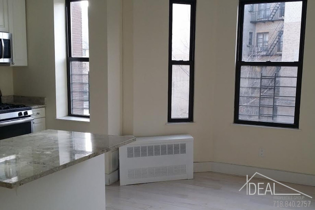 Foto del edificio - Excellent 2BR in Ditmas Park (with Laundry)!