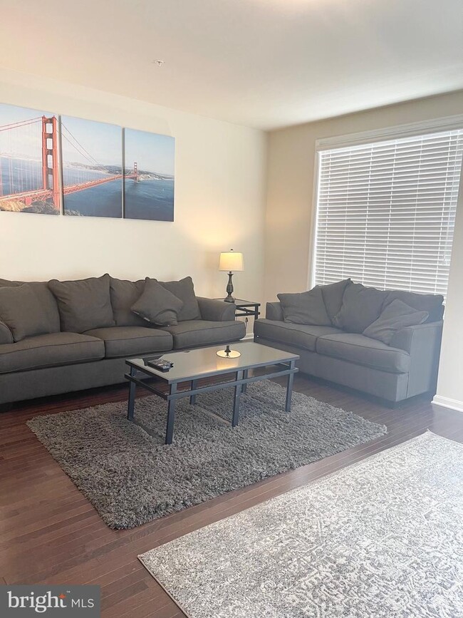 Foto del edificio - 15317 Lady Lauren Ln