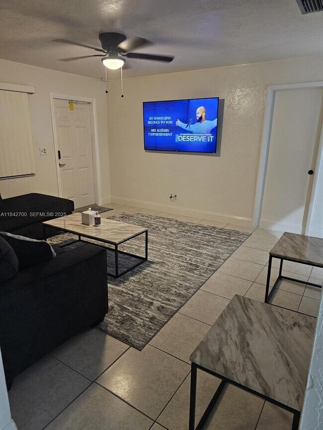 Building Photo - 5929 Fillmore St