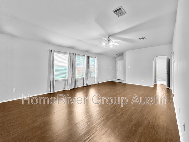 Building Photo - 119 Dove Song Dr