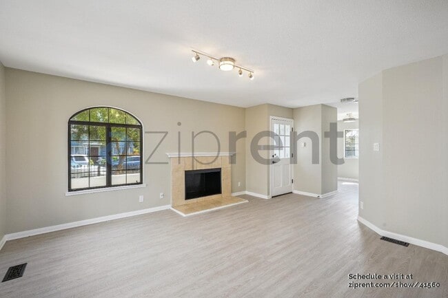 Building Photo - 225 Moana Pl