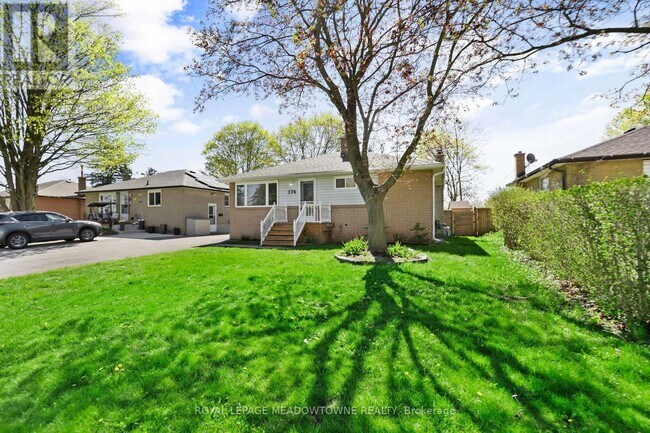 Photo du bâtiment - 176 Longfield Rd