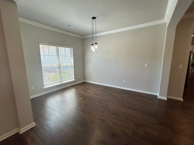 Building Photo - Spacious 4 Bedroom, 3 Bath Home with 3-Car...