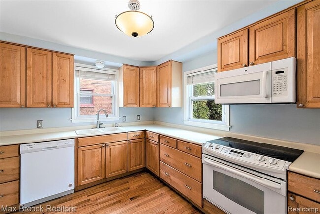 Building Photo - 1079 Larkmoor Blvd