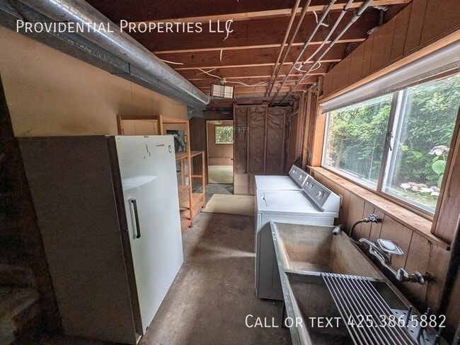 Photo - 714 100th Ave SE- House