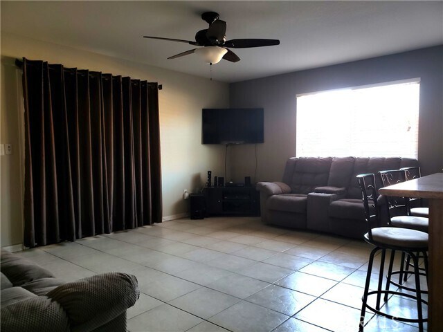 Foto del edificio - 4866 Crest Ave