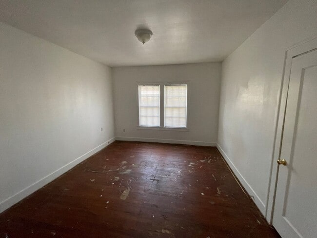 Foto del edificio - 3 bedroom, 1 bath