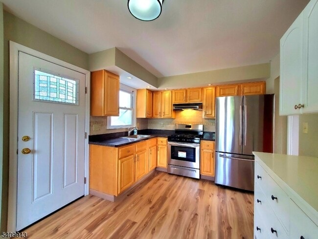 Building Photo - 708A-A-708 Farrand St