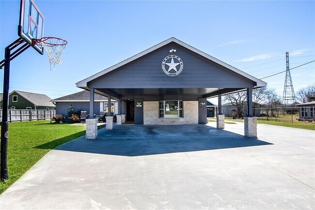 Foto del edificio - 503 County Rd 296