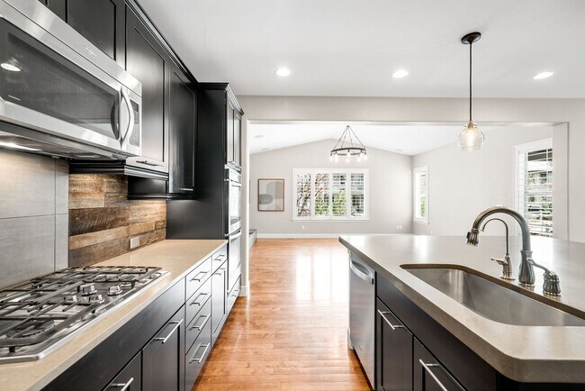 Foto del edificio - Luxury 4BD, 4BA Backcountry Home with Fenc...