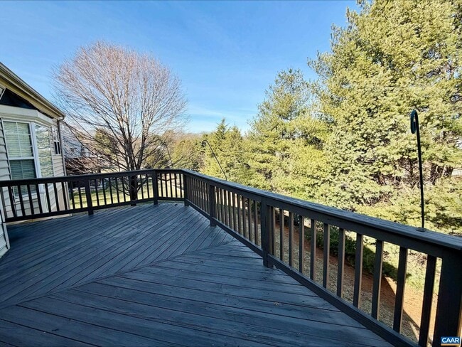 Foto del edificio - 1275 Still Meadow Ave