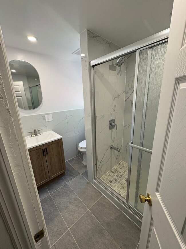 Foto del edificio - 2814 Weeks Ave