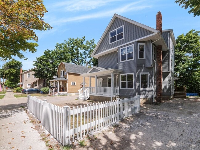 Building Photo - 2 br, 2 bath House - 1307 S State St Unit #2