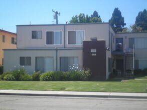 Building Photo - 2121 Mariposa St