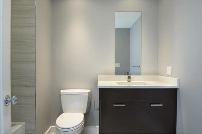 Building Photo - Luxurious High End City-Side 2BR/2Bath wit...