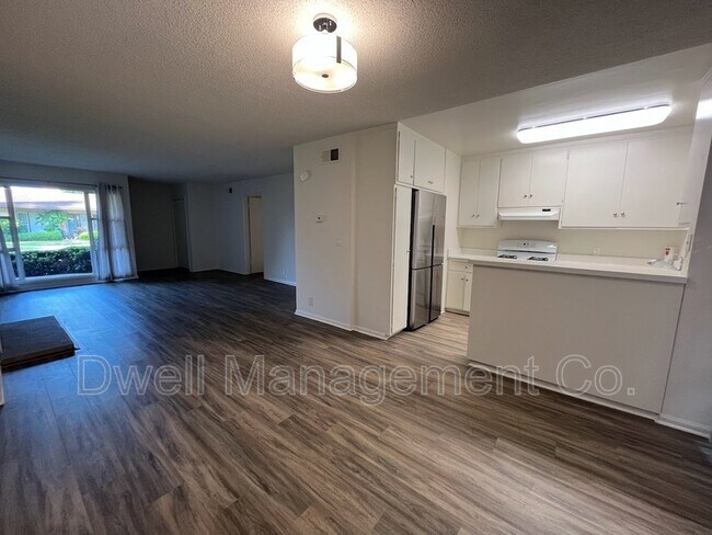 Building Photo - 9320 Earl St