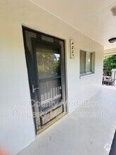 Building Photo - 6731 Winkler Rd