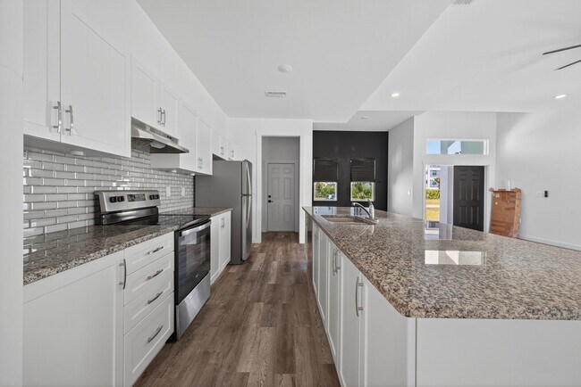 Foto del edificio - 236 NW 6th Ave