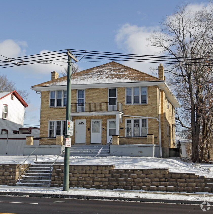 Building Photo - 2806 N Main St