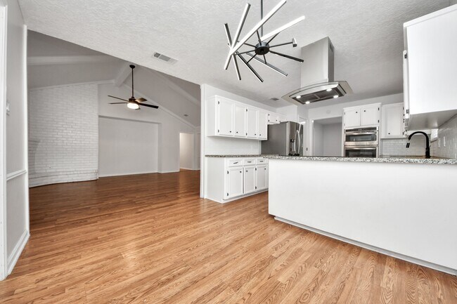 Foto del edificio - 1319 Forsythe Ln