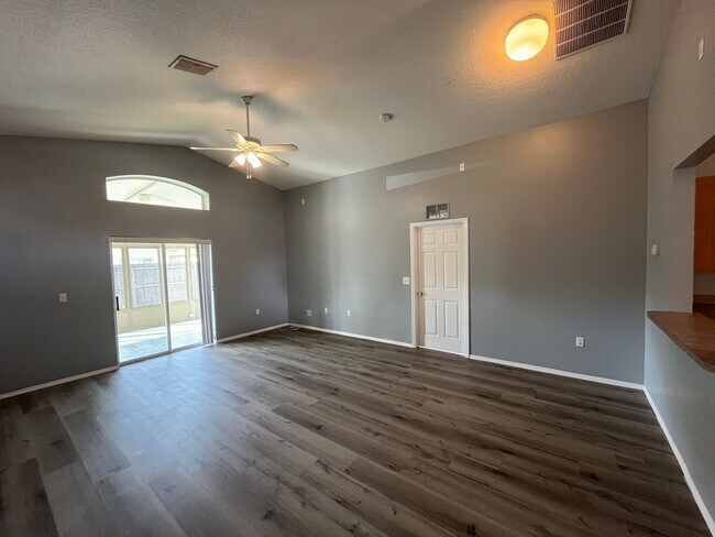 Foto del edificio - 2304 Hickory Pine St