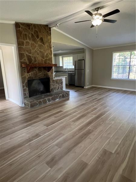 Foto del edificio - 2121 Wood Ct