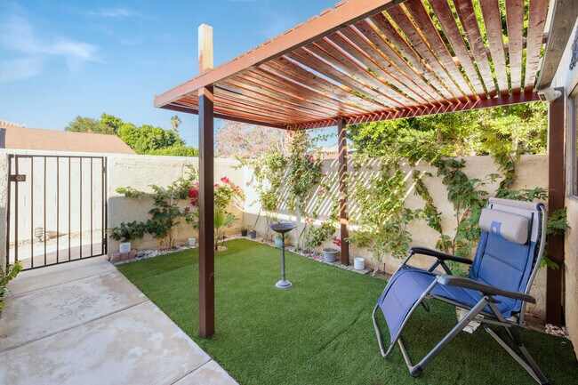 Foto del edificio - 79602 Ave 42