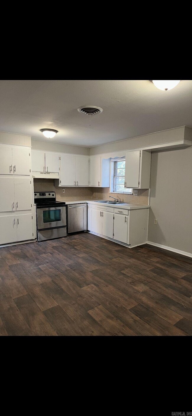 Building Photo - 1911 Robert E Lee St