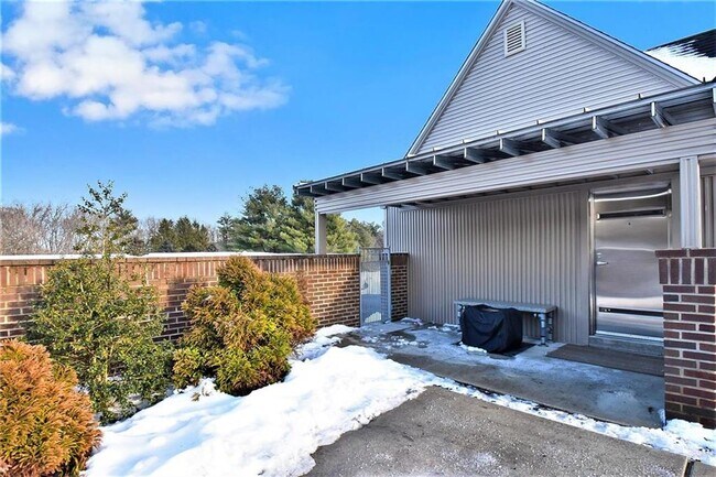 Building Photo - 757 Fredericks Grove Rd