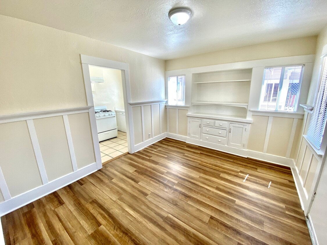 Foto principal - 1032 W 1st St