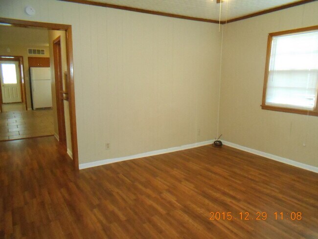 Foto del edificio - 3 Bedroom, 1 Bathroom House with Carport