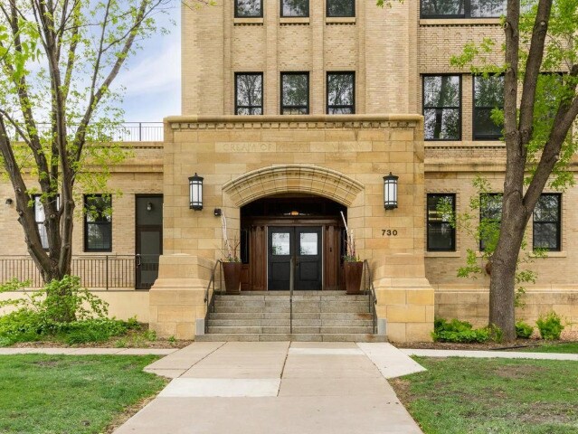 Primary Photo - 730 NE Stinson Blvd