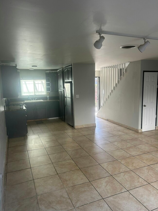 Building Photo - 458 Grand Ave