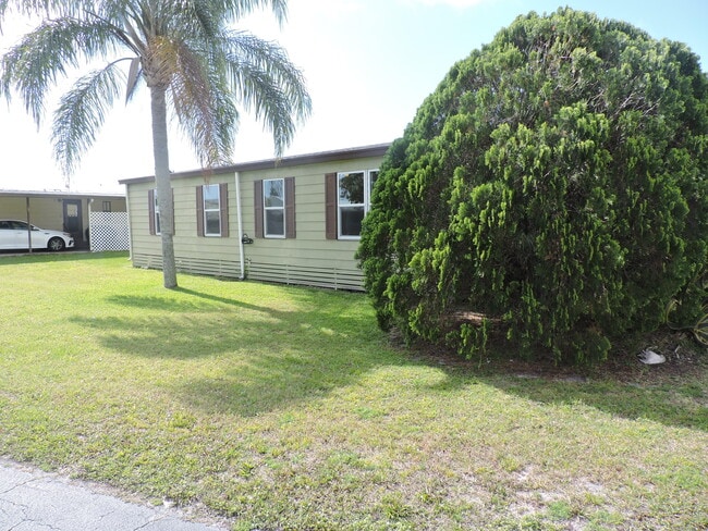 Building Photo - 6969 SE Morningside Dr