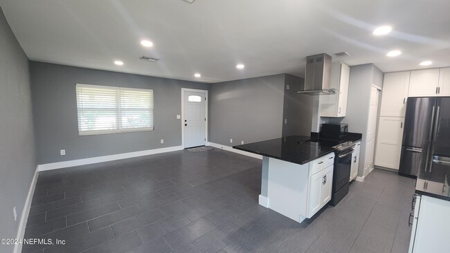 Building Photo - 55 Deltona Blvd