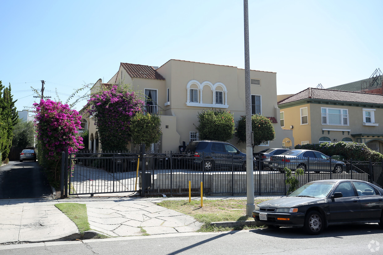 Primary Photo - 188-202 S Catalina St
