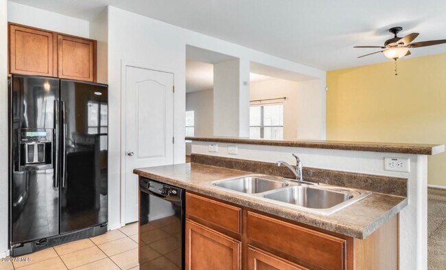 Foto del edificio - 4813 N 108th Ave