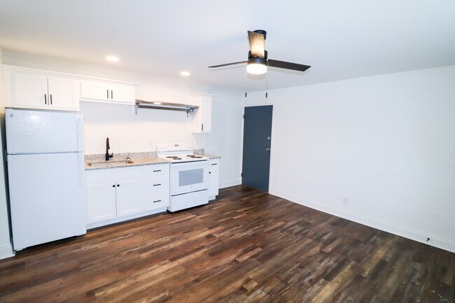 Foto del edificio - 5015-5017 Madison Rd