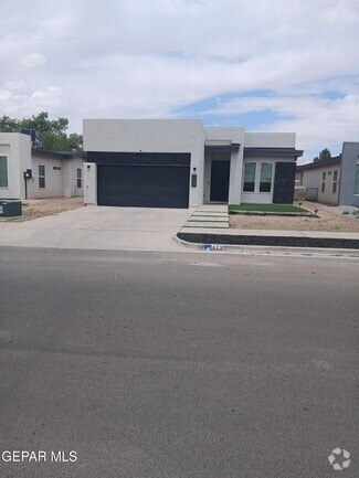 Building Photo - 473 Plateau Dr