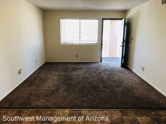Building Photo - 2714 S Virginia Dr