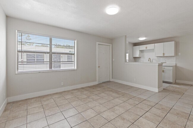 Foto del edificio - 1876-1841 41st Ave