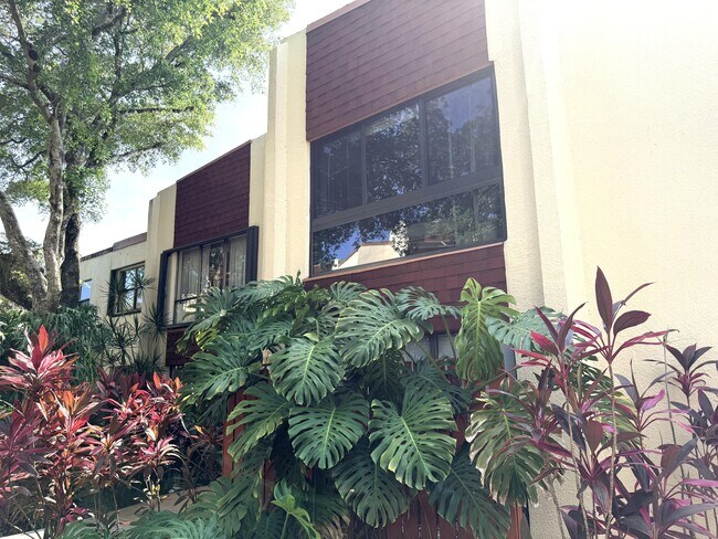 Foto del edificio - 301 N Pine Island Rd